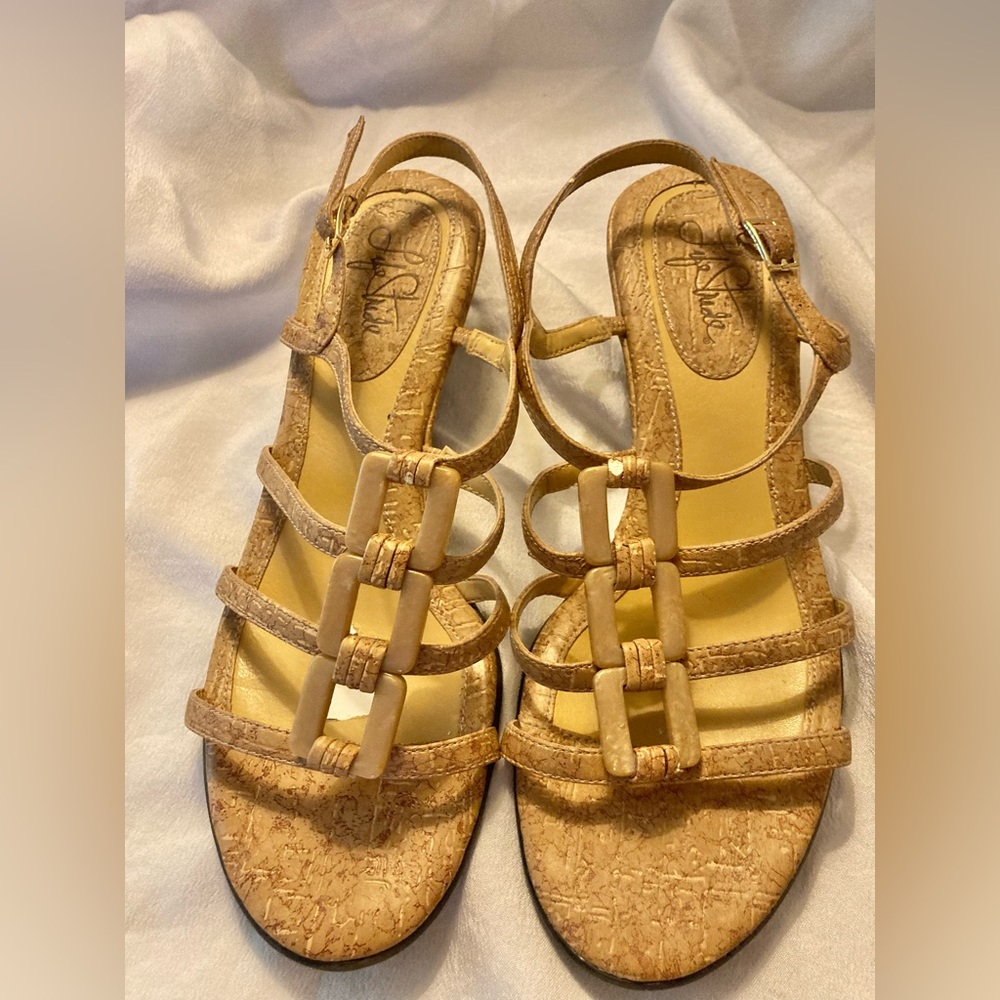 Lifestride wheat colored sandal